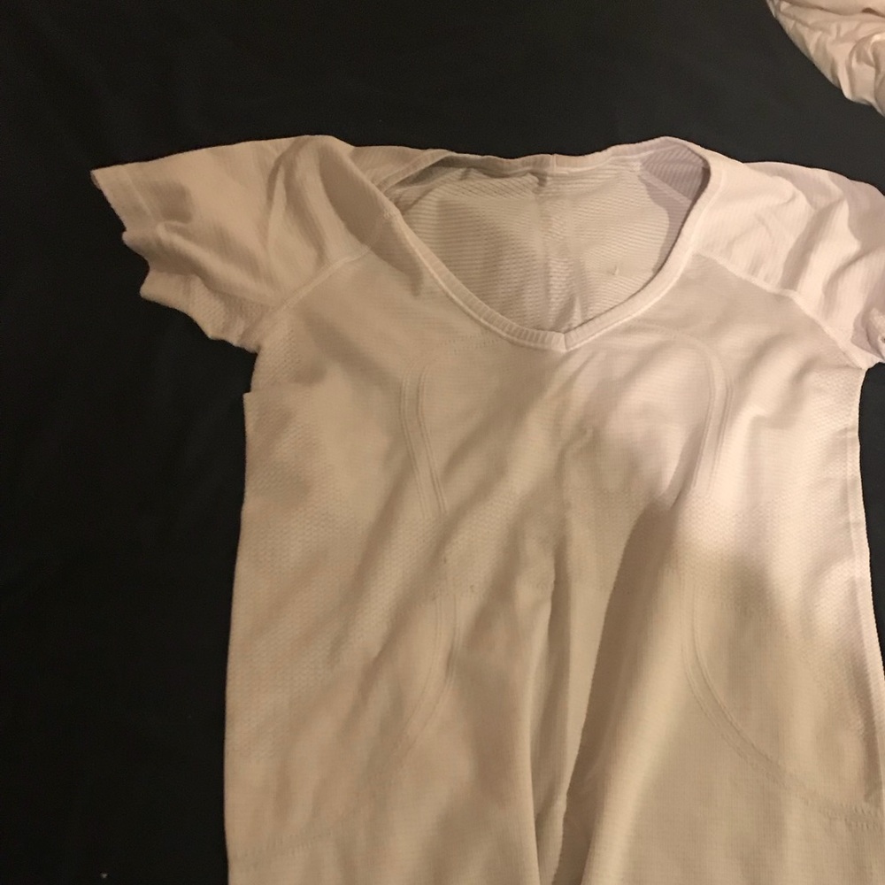 Lululemon t shirt